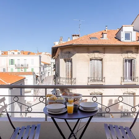 Centre With A Balcony Appartement