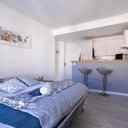 Centre With A Balcony Appartement