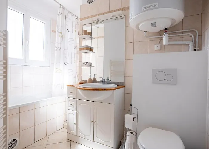 公寓 Centre With A Balcony