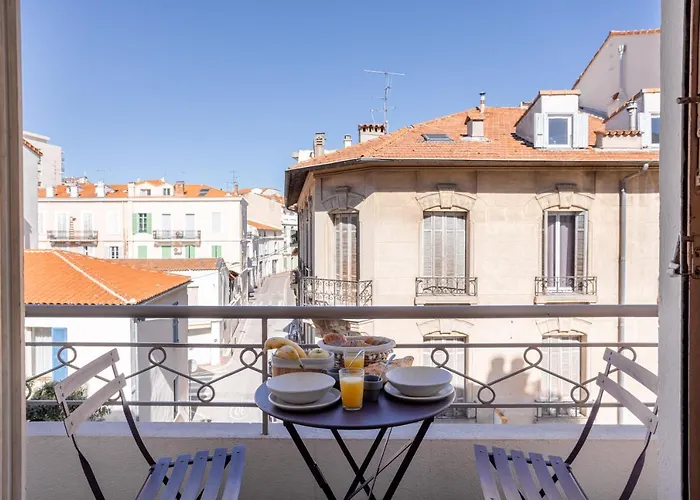 Centre With A Balcony 公寓