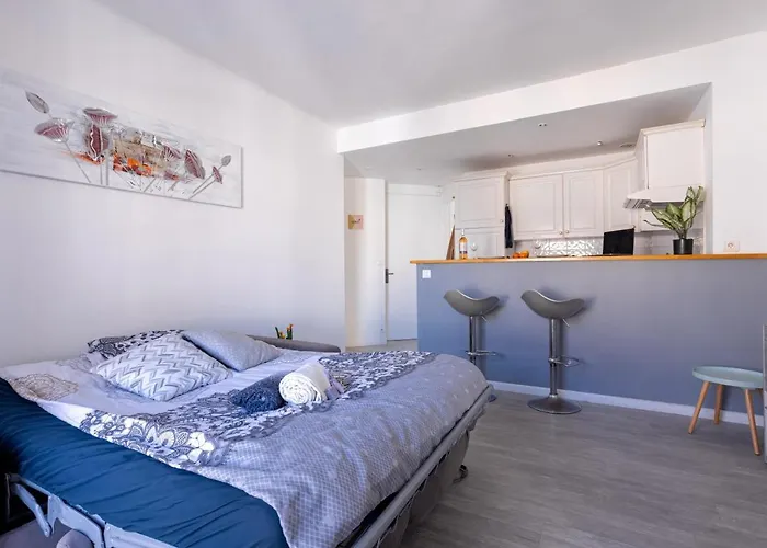 Centre With A Balcony Apartment