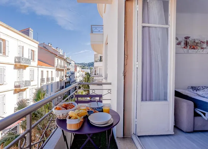 Apartment Centre With A Balcony *